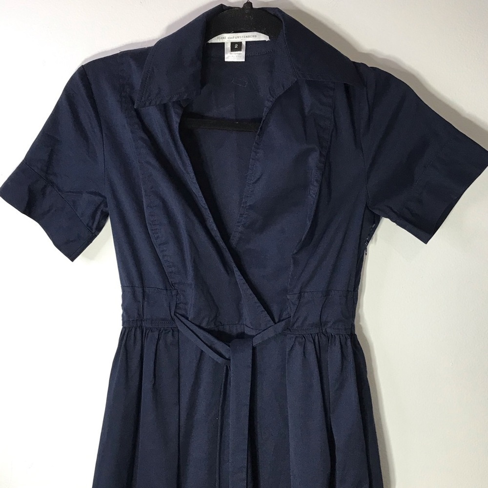Diane Von Furstenberg Faux Wrap Navy Fit And Flare V-Neck Waist Belt Dress 2 - Picture 2 of 11